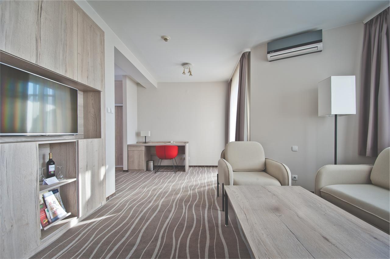 Hotel Akwawit เลชโน ภายนอก รูปภาพ